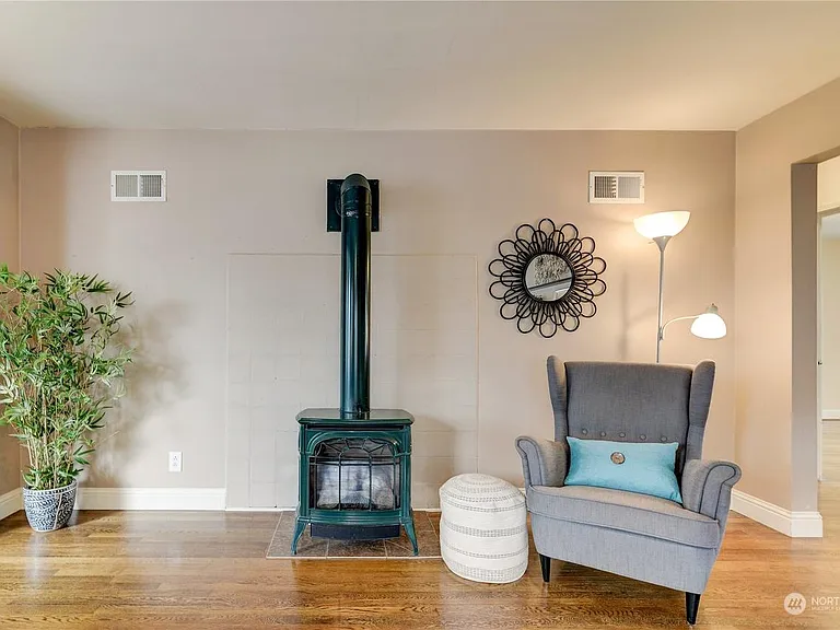 2113 Adams St SE #A — Photo 6