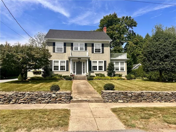 7 Elton Rd, Barrington, RI 02806
