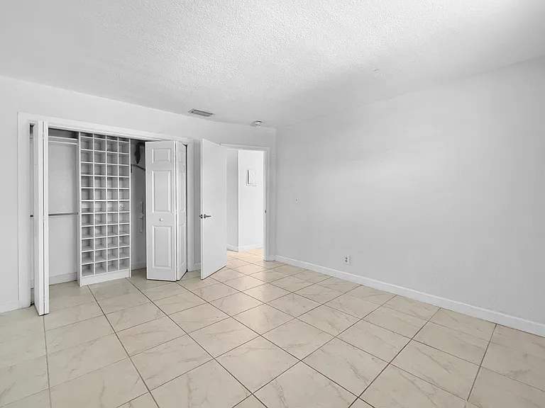 2607 NE 8th Ave #29 — Photo 12