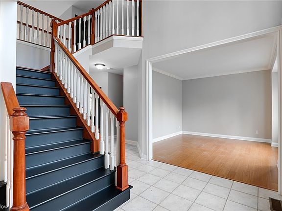 2nd image of 27027 Grove Ct