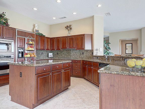 5th image of 17006 W Villagio Dr