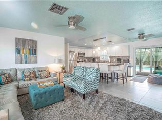 588 107th Ave N, Naples, FL 34108