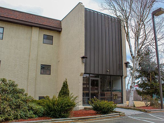 3rd image of 139 Foxfire Dr APT 206