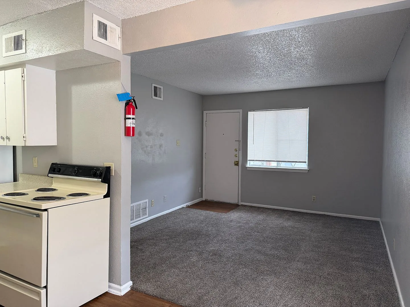 TEXANA APARTMENTS — Photo 2