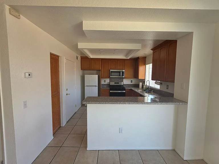 1354 Carriage Ln — Photo 22