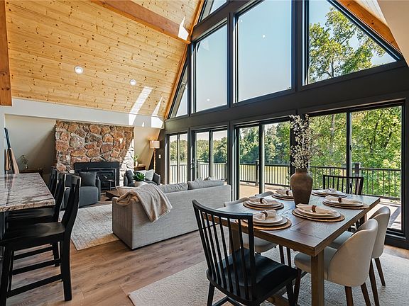4th image of 303 Snyder Rd