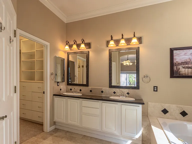 10231 Wolf Ridge Way — Photo 5