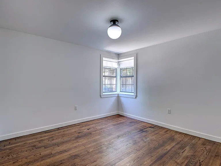 1520 Broadway St — Photo 13