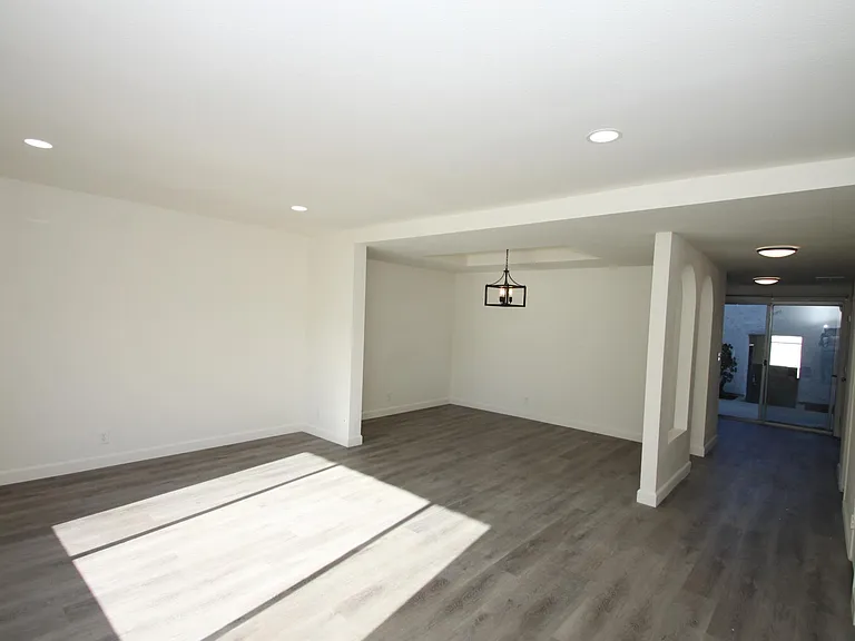 291 Green Moor Pl — Photo 2