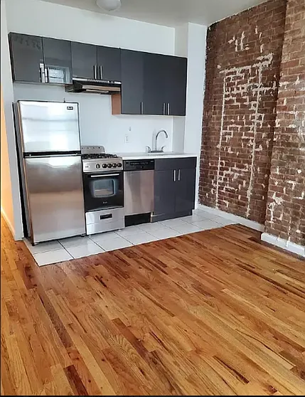 449 W 37th St #4FE — Photo 1