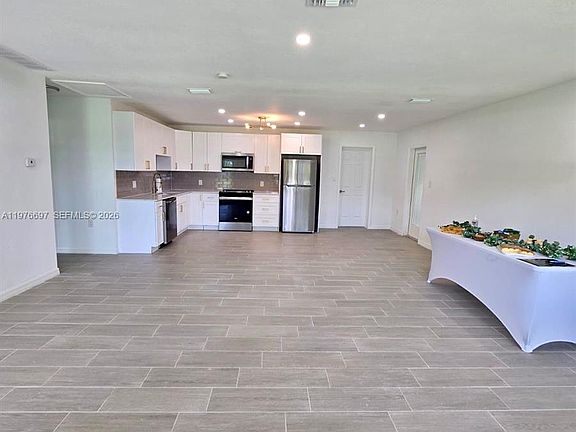 2nd image of 4438 E Riverside Dr