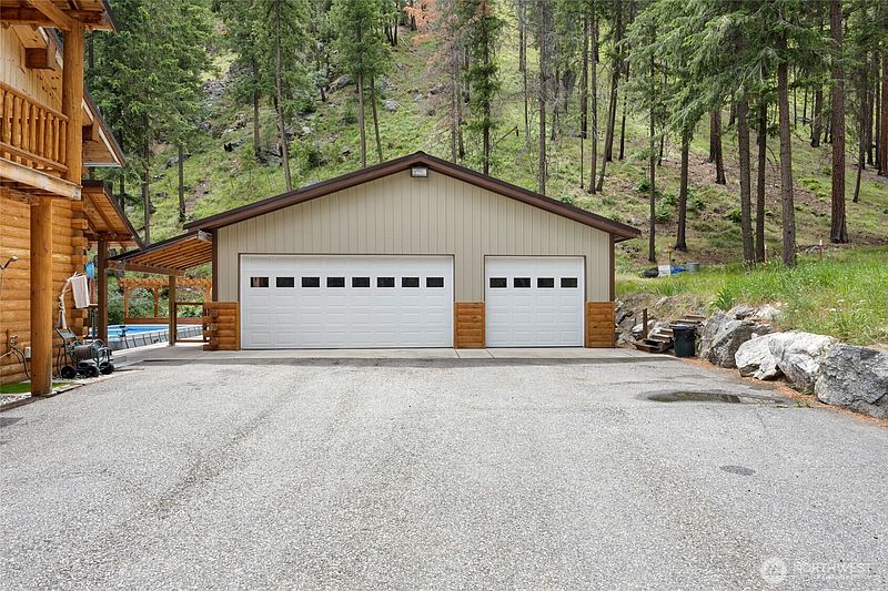 4th image of 11125 Entiat River Road
