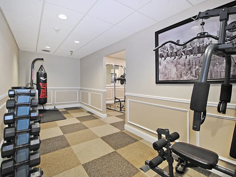 Bancroft Luxury Apartments — Photo 16