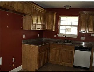 4th image of 2505 Charles Dr