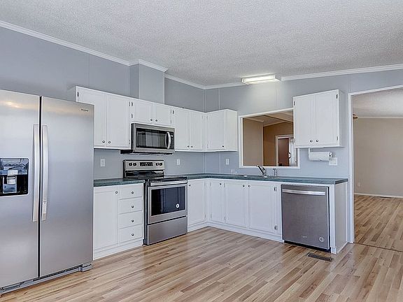 3rd image of 211 Sweet Ln