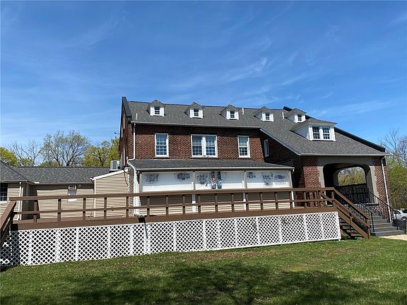 3rd image of 7860 W Ridge Rd