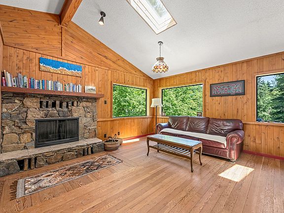 3rd image of 9900 Greenhill Rd