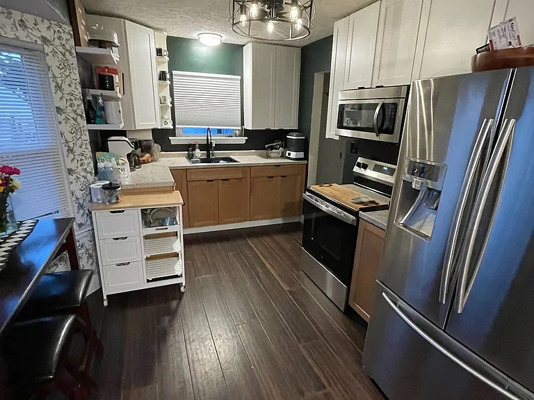 2052 N Auburn St — Photo 13