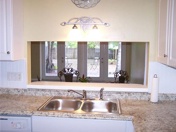 4th image of 3321 Fox Lake Dr
