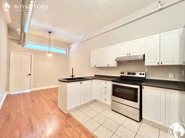 150 Colborne St #302, Brantford, ON N3T 2G6