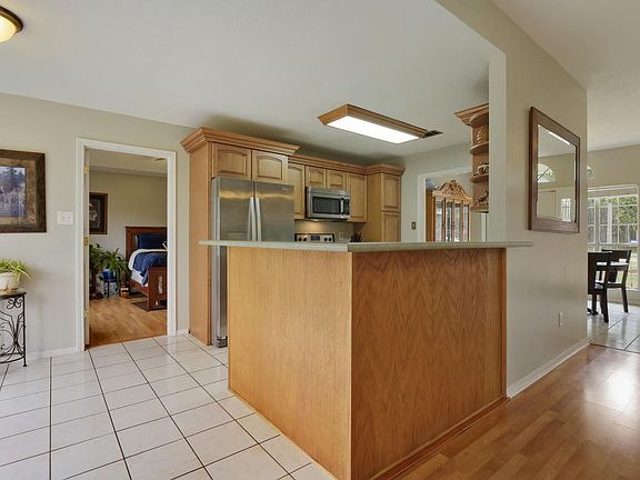 4th image of 7004 Pinehurst Dr