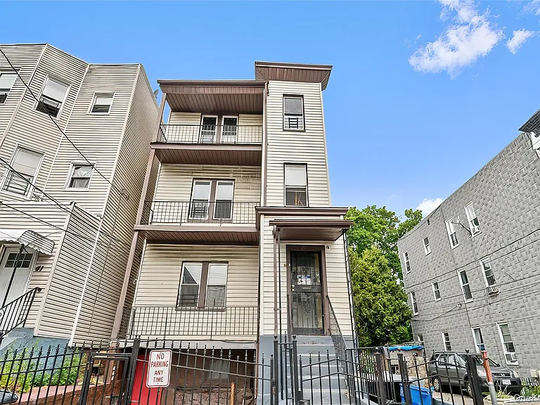39 Victor St #2 — Photo 1
