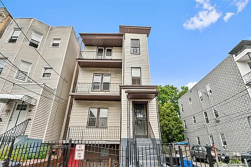 39 Victor St #2 Photo 1