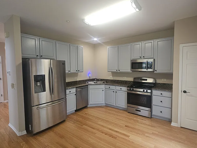 6085 Delaney Dr — Photo 3