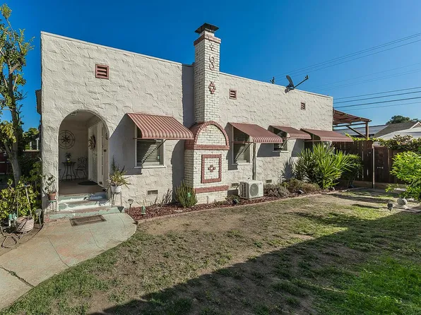 2202 N Vagedes Ave, Fresno, CA 93705