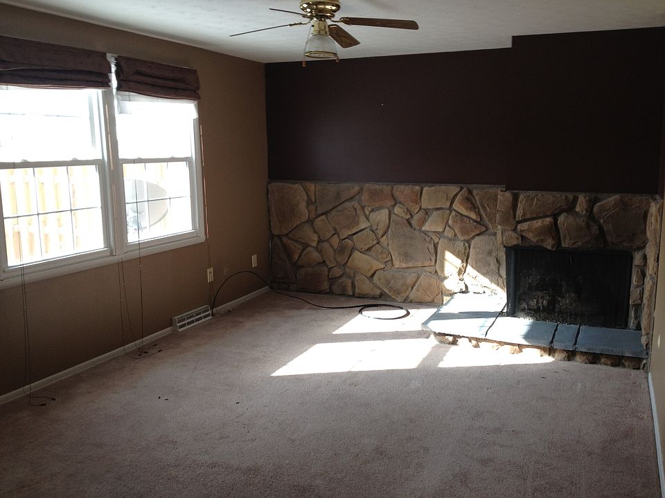 1st image of 1828 Higby Dr #113G