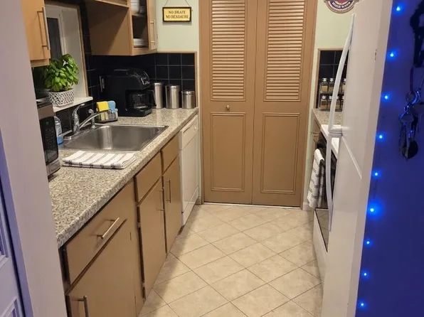50 Webster St APT 408, Weymouth, MA 02190
