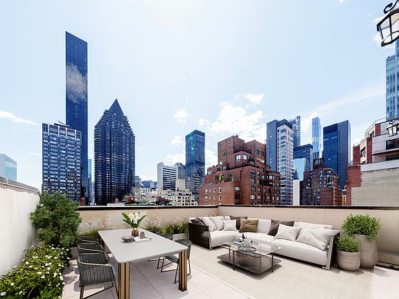 5th image of 351 E 51st St #Townhouse E