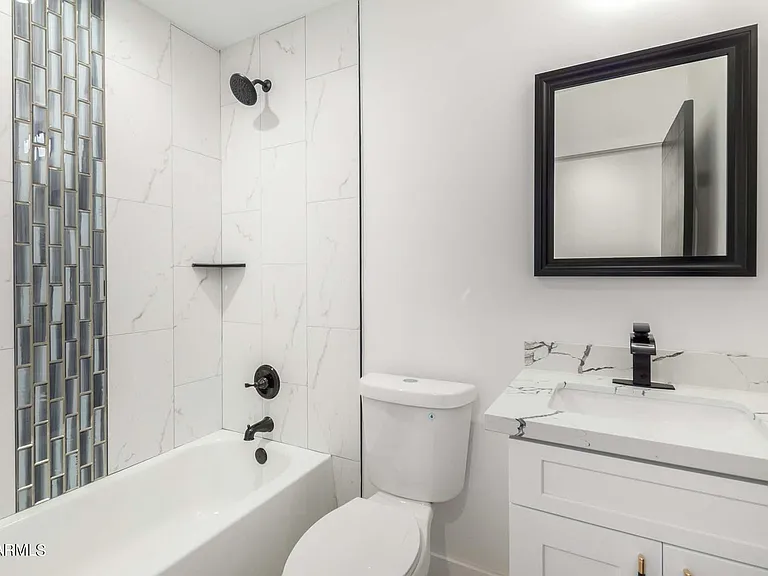 4016 E Edgemont Ave — Photo 20