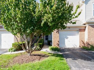 76 Keeneland Ct, Grayslake, IL 60030