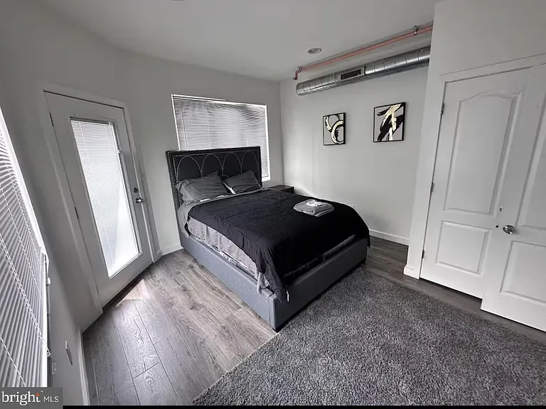 117 W Girard Ave #1 — Photo 7