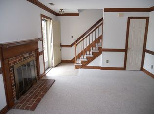 688 Lord Dunmore Dr, Virginia Beach, VA 23464