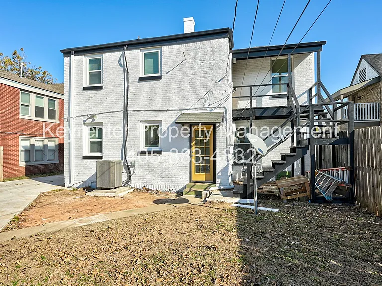 N Gatewood Ave Duplex — Photo 66