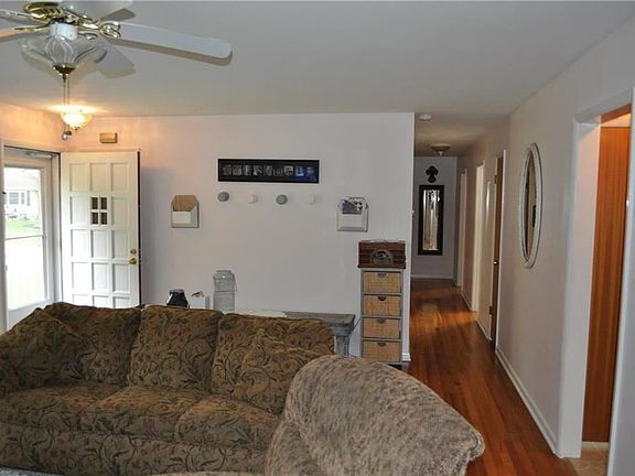 4th image of 5 Holley Cir