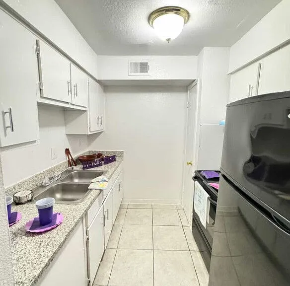 Inglewood Village Apartments — Photo 42