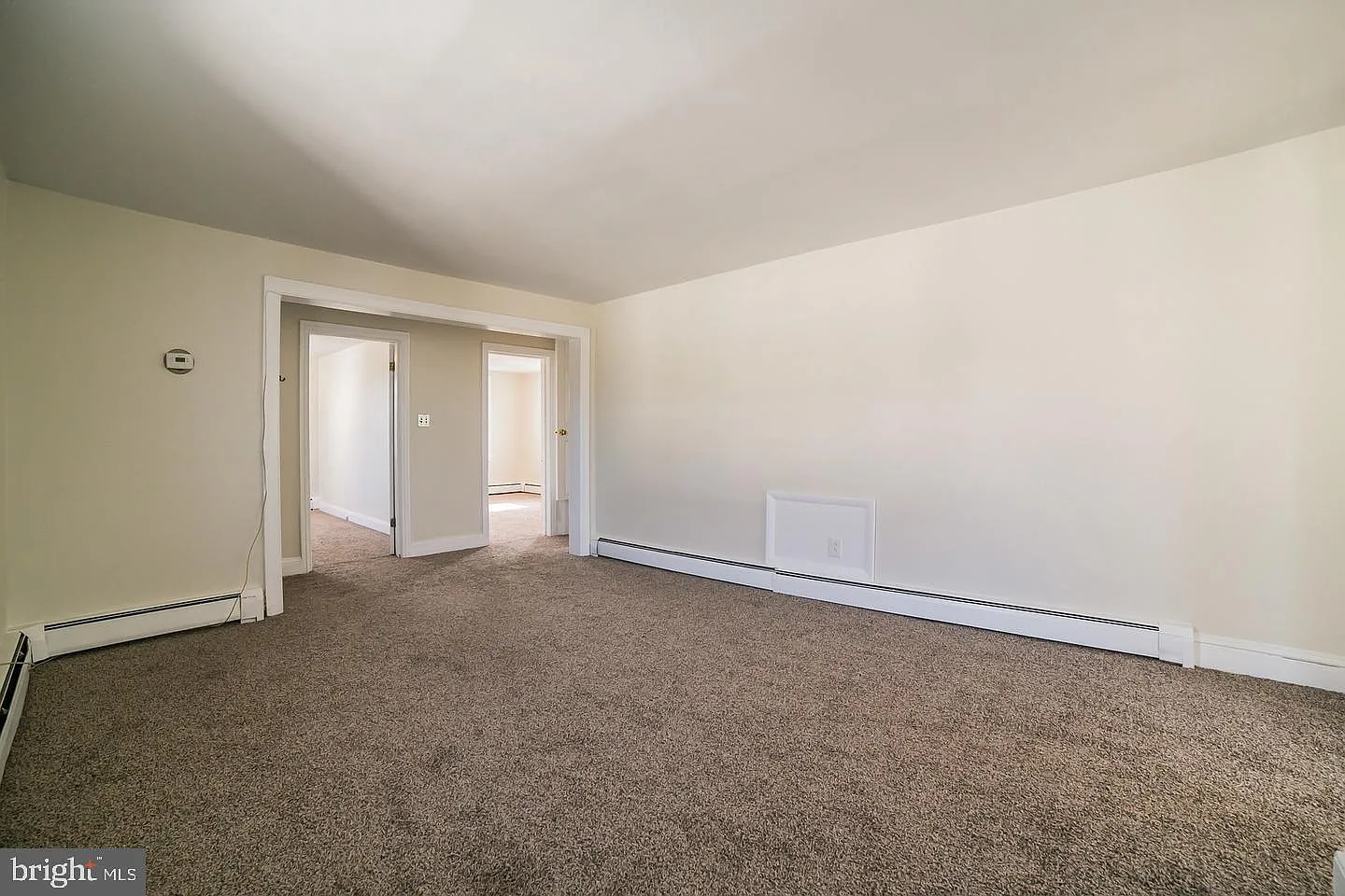 3 bed, 1.0 bath, 1896 sqft, $1,600 — Photo 3