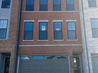 5229 Ridgeview Retreat Dr, Chantilly, VA 20151