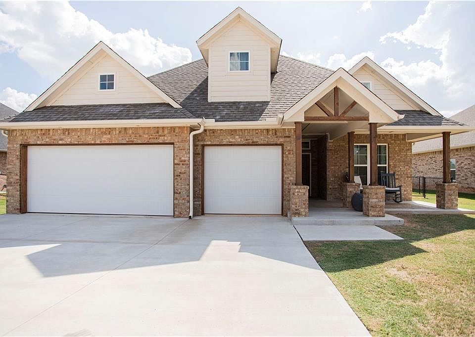 1st image of 817 Golden Pond Dr
