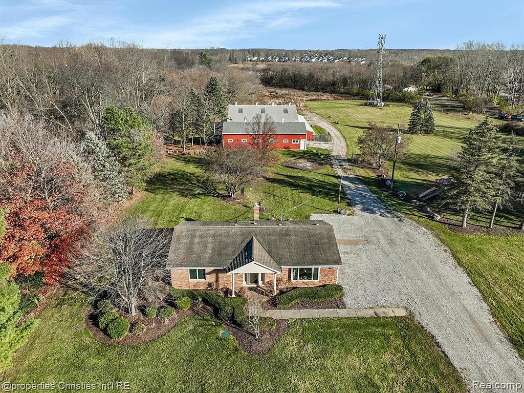 25060 Milford Rd, South Lyon, MI 48178 MLS 20230065595 Zillow