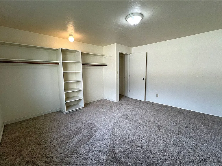 810 NW 23rd St — Photo 43
