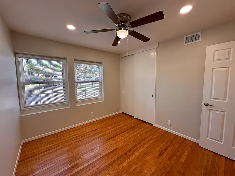 230 Stevens Ave — Photo 22