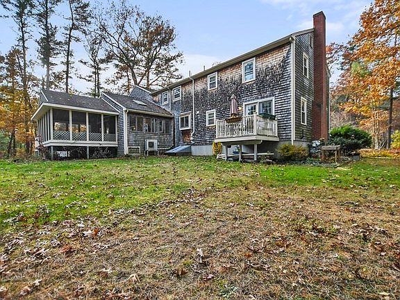 3rd image of 40 Holly Ln