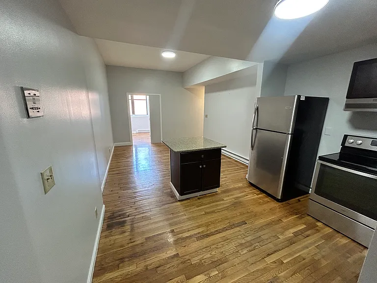285 Essex St #3C — Photo 7