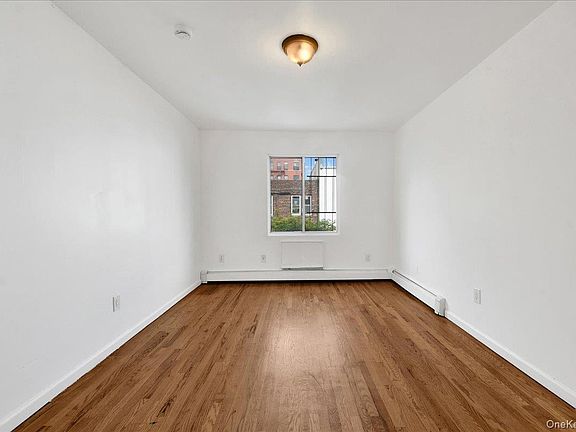 5th image of 635 Coster Street