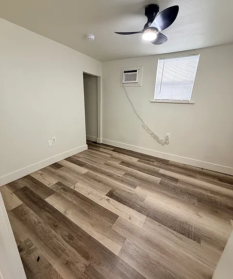 1121 Essex St #3 — Photo 5