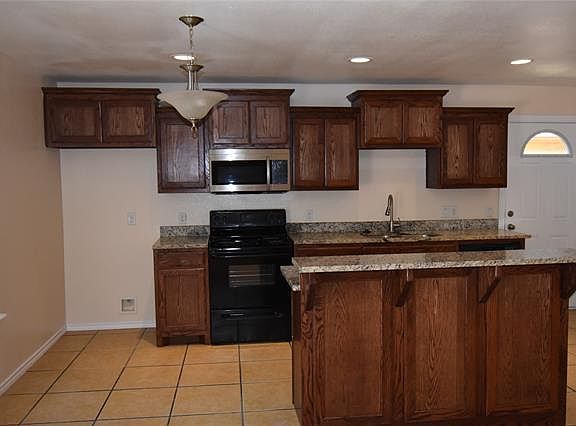 5th image of 1417 N Hoard Ave